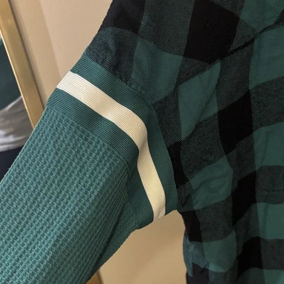 SO Green and Black Plaid Shirt - Picture 4 of 4